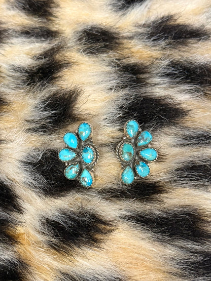 Kingman Naja Half Cluster Studs