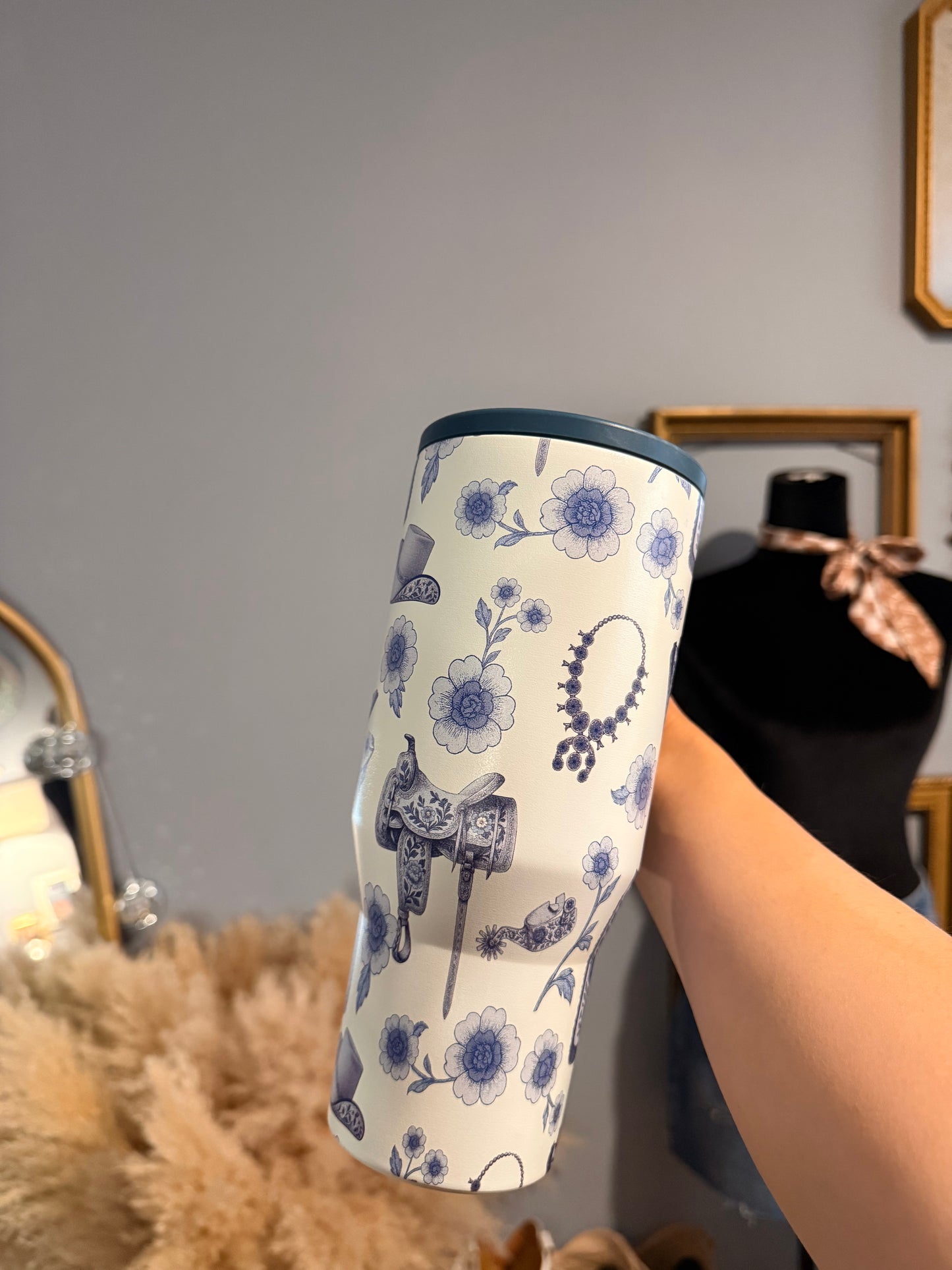 Western Chinoiserie Flip Top Tumbler: 32oz