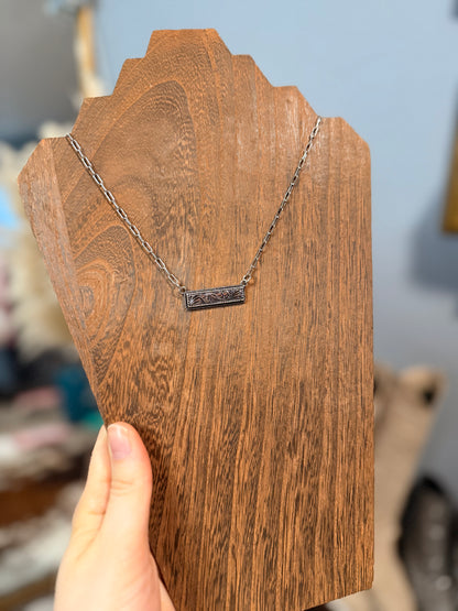 Dainty Bar Necklace: Silver